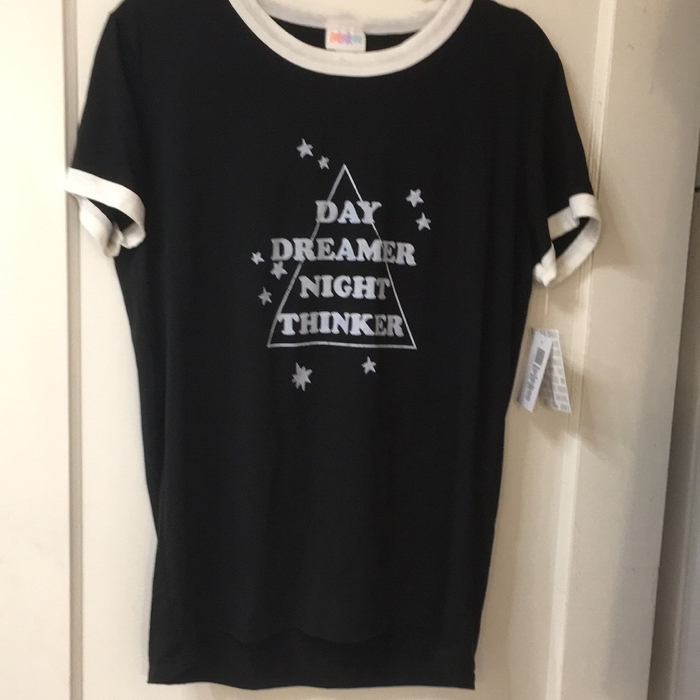 Lularoe liv large graphic tee